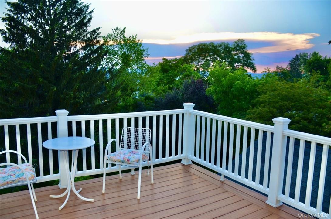 Updated and refreshed, 2 Bedrooms, 1 bath, living room, office, renova...