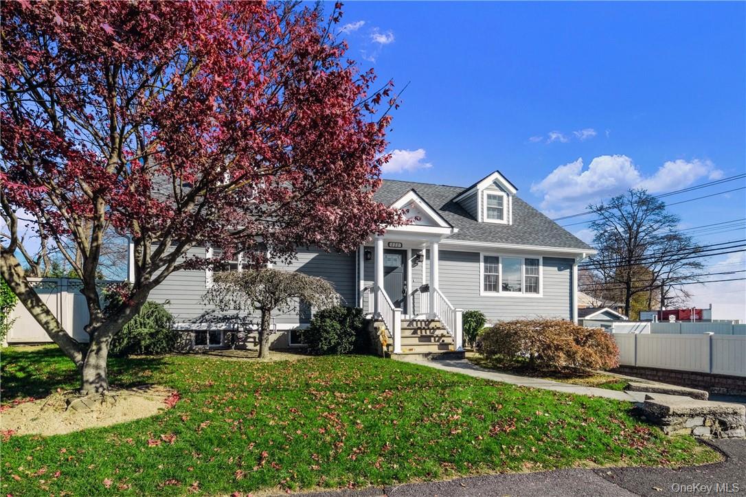 Rare opportunity to own his updated multifamily home located in the To...