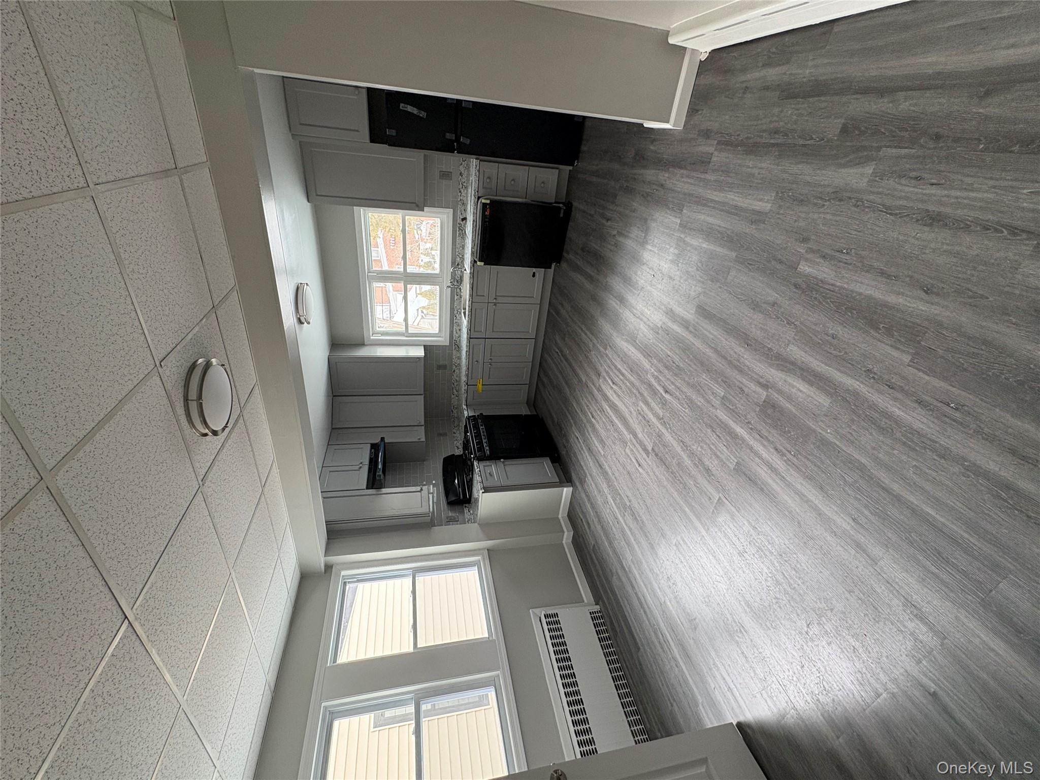 Newly renovated spacious 2 bedroom 1 bath apartment located on the 1st...