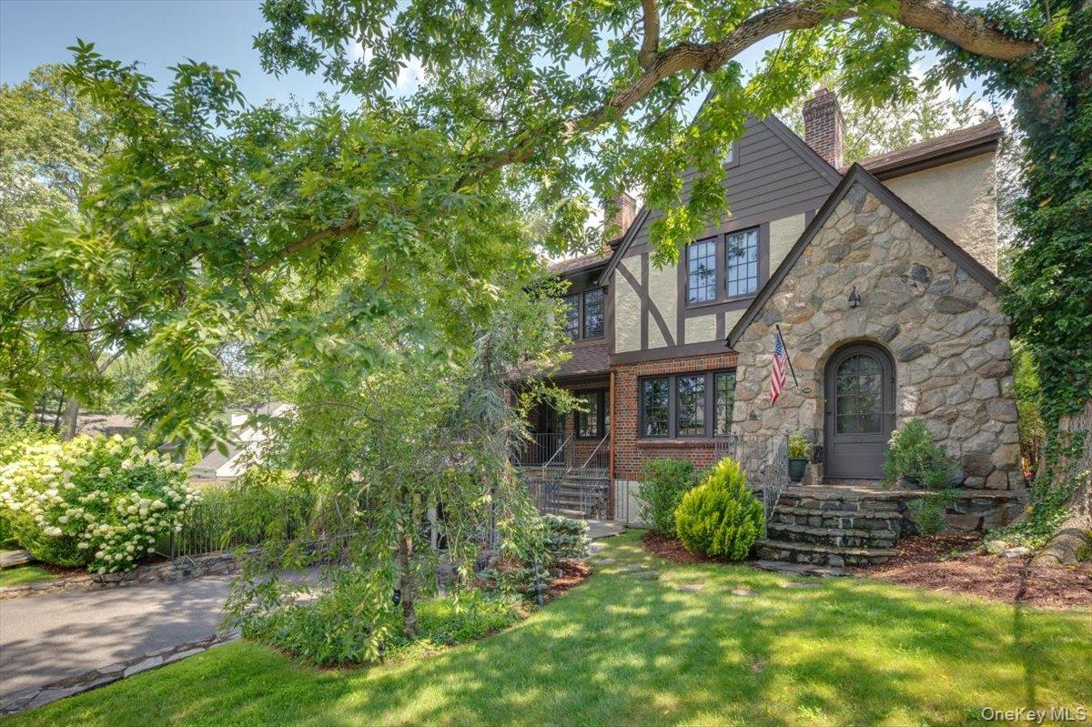 Located in the Hix Park neighborhood of Rye, this beautifully updated...