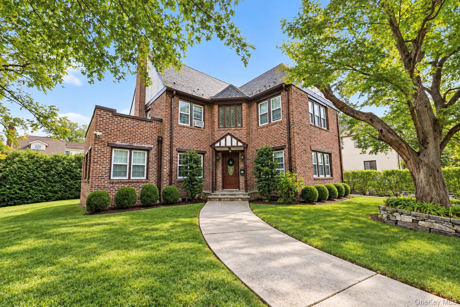 Welcome to this beautifully maintained 5-bedroom, 3.5-bathroom home of...