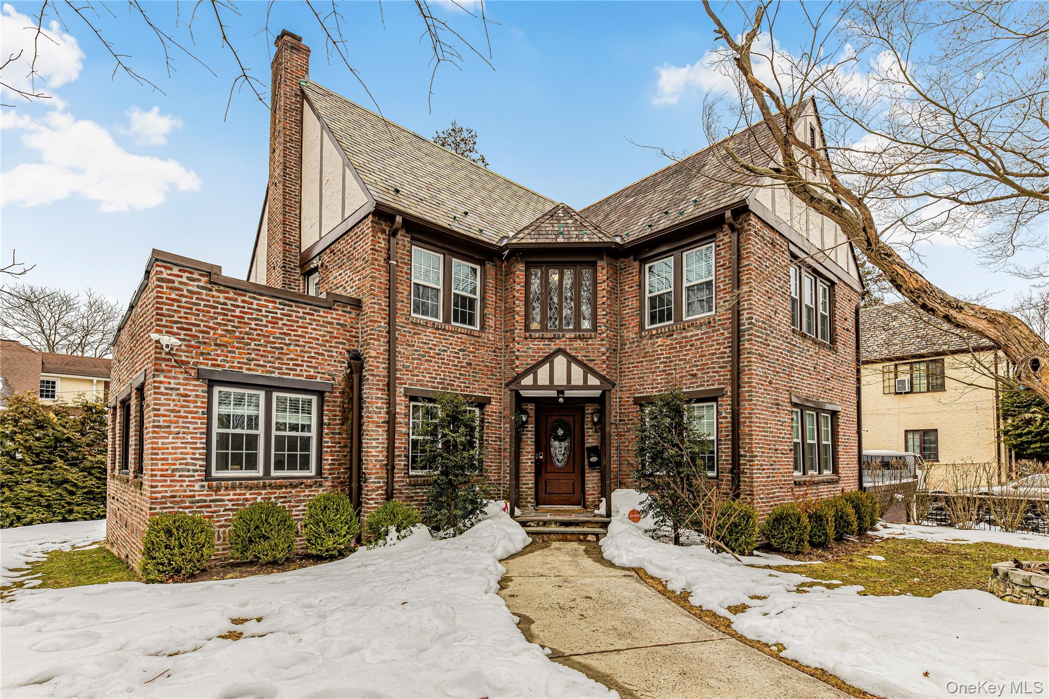 Welcome to this beautifully maintained 5-bedroom, 3.5-bathroom home of...