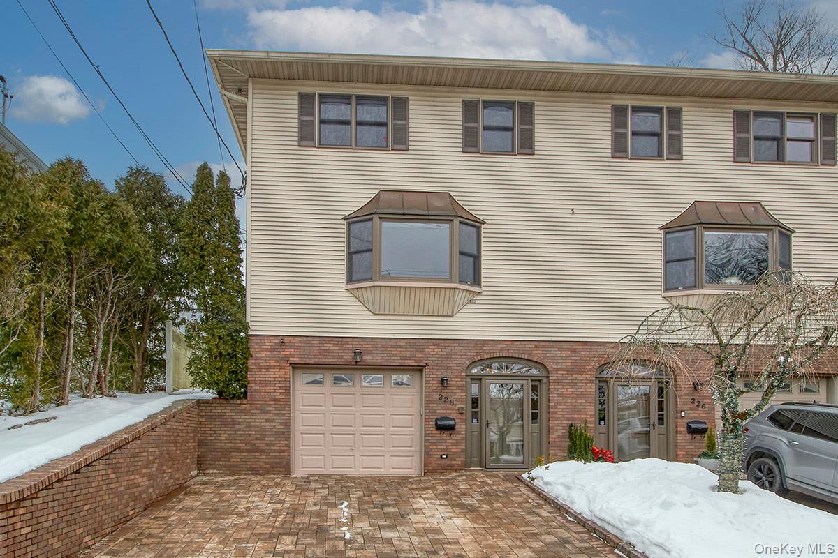 Spacious Three-Story Townhouse Style Rental!  This beautifully updated...