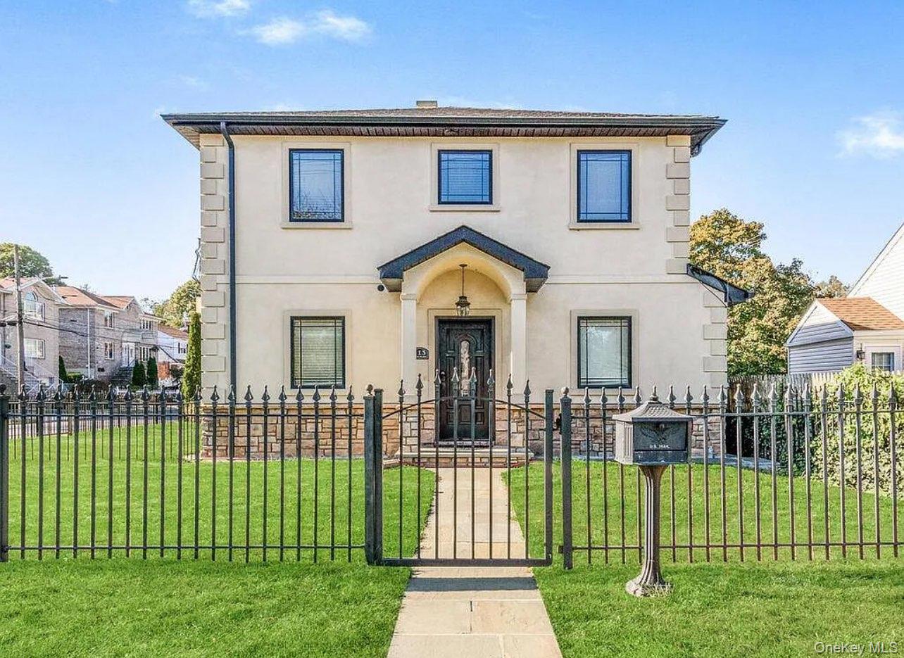 Large beautiful, almost new apartment in a quiet location and close to...