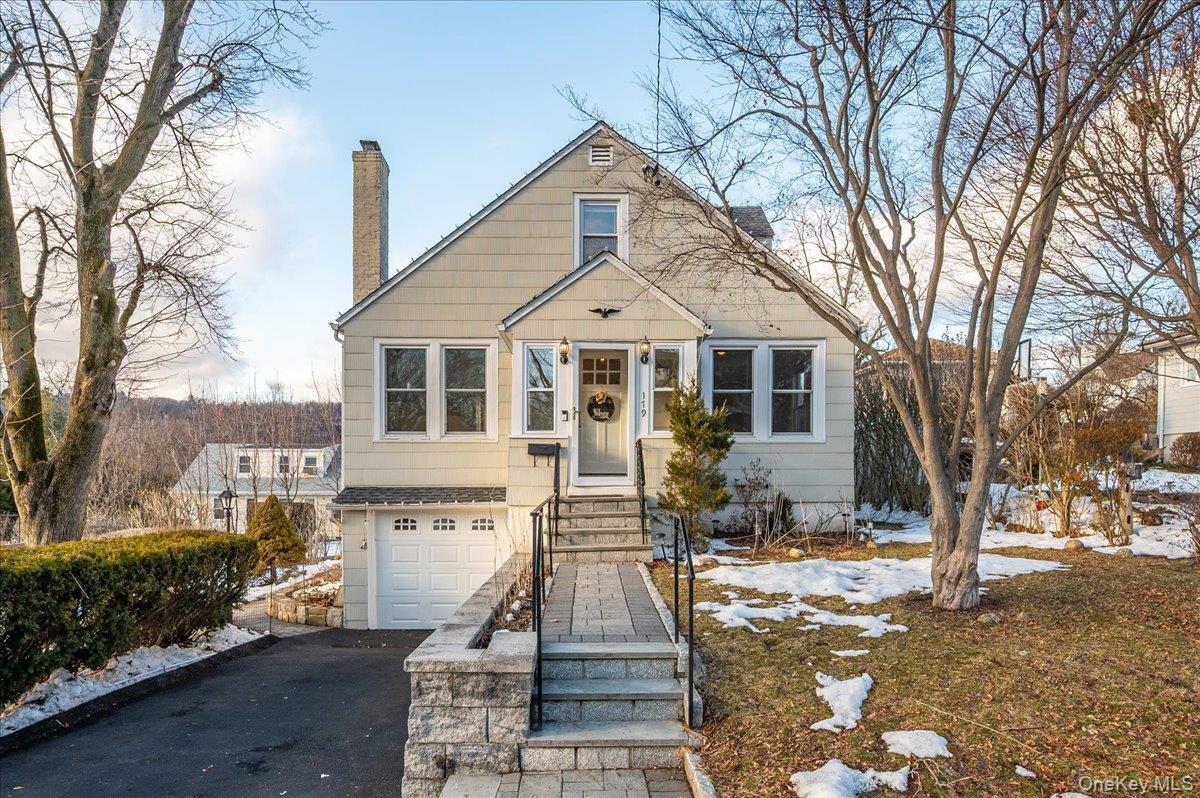 For rent in the highly desirable community of Hawthorne, NY, this spac...