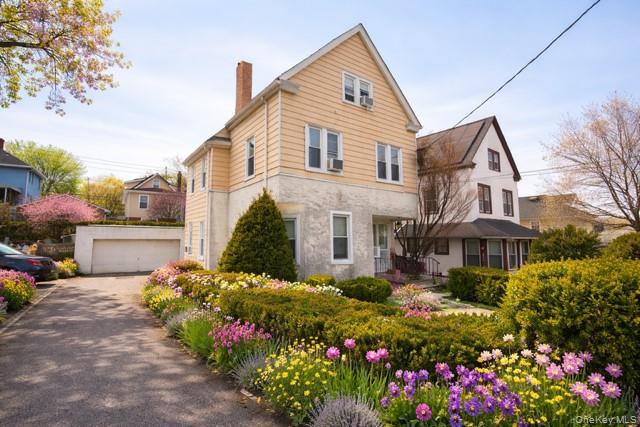 Incredible opportunity to purchase a multi-family with the possibiliti...