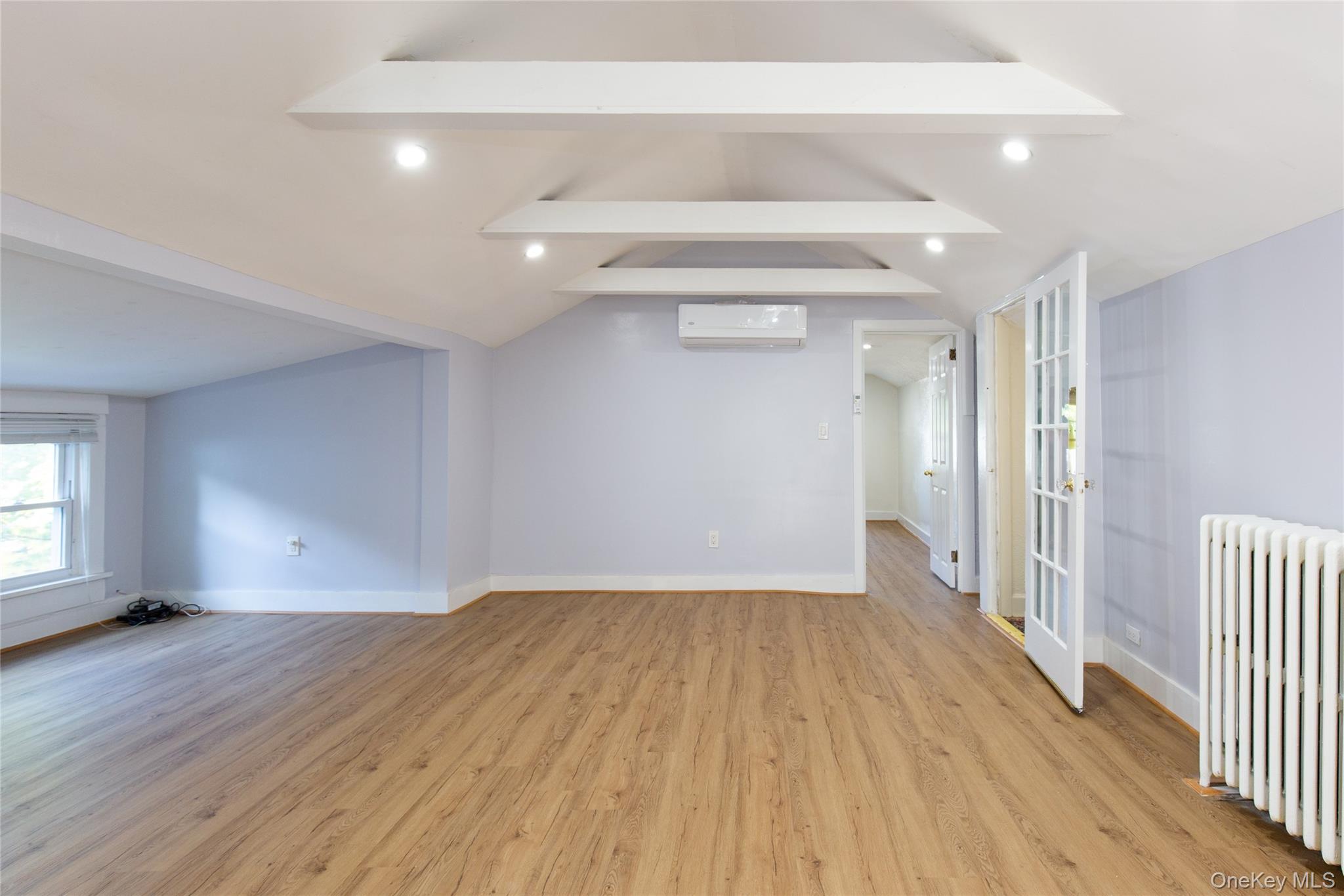 Welcome to your new home nestled in the quant village of Pelham. The n...