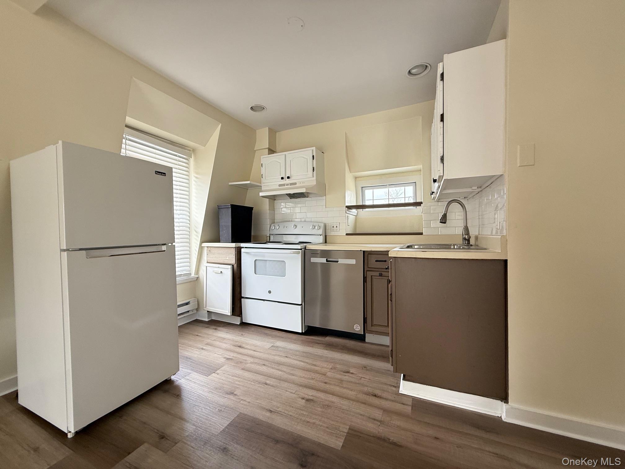 Bright & Spacious 1-Bedroom Apartment in the Heart of Peekskill – Avai...