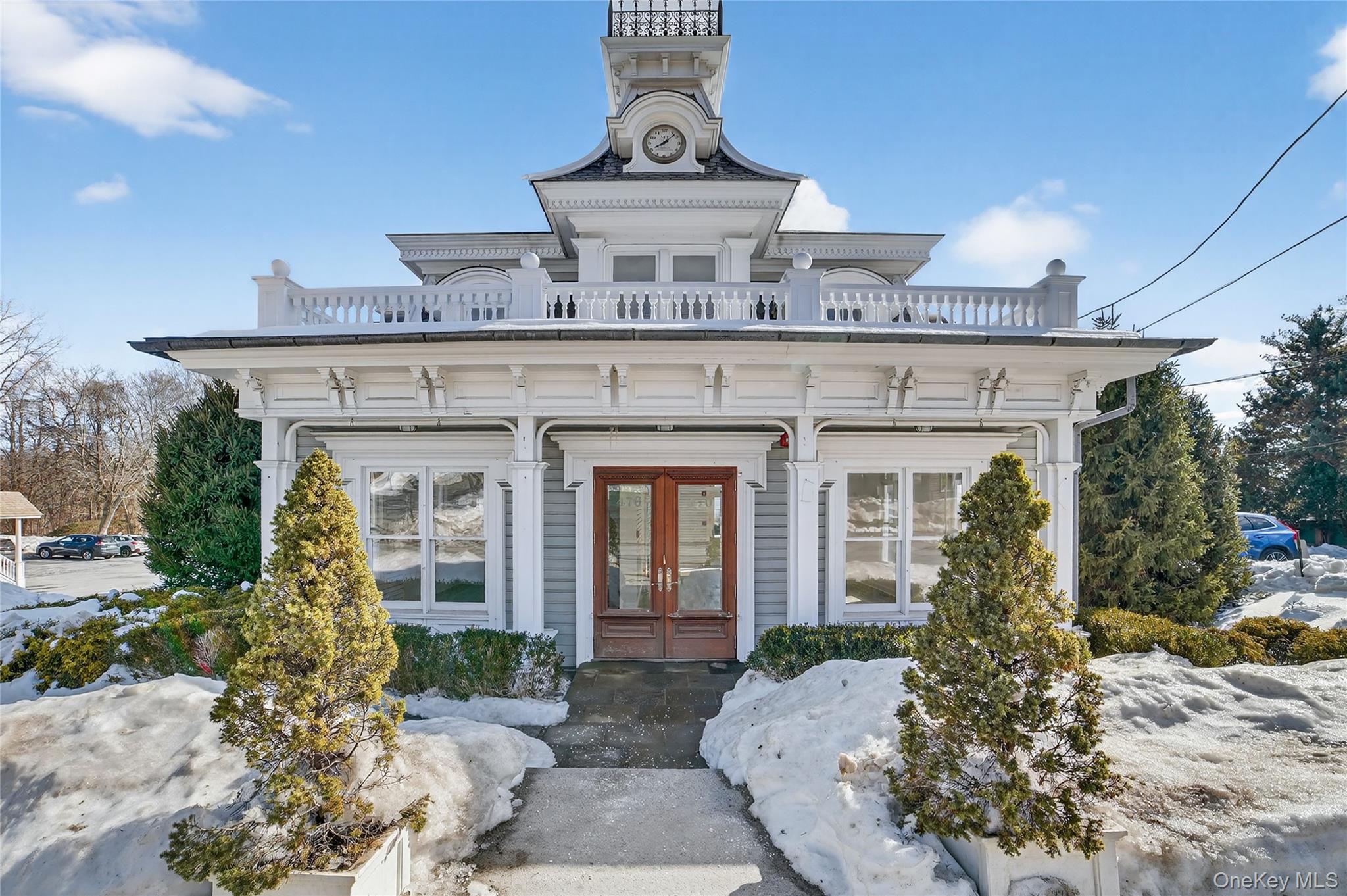 Exceptional vacant commercial space in the heart of Armonk. The main f...