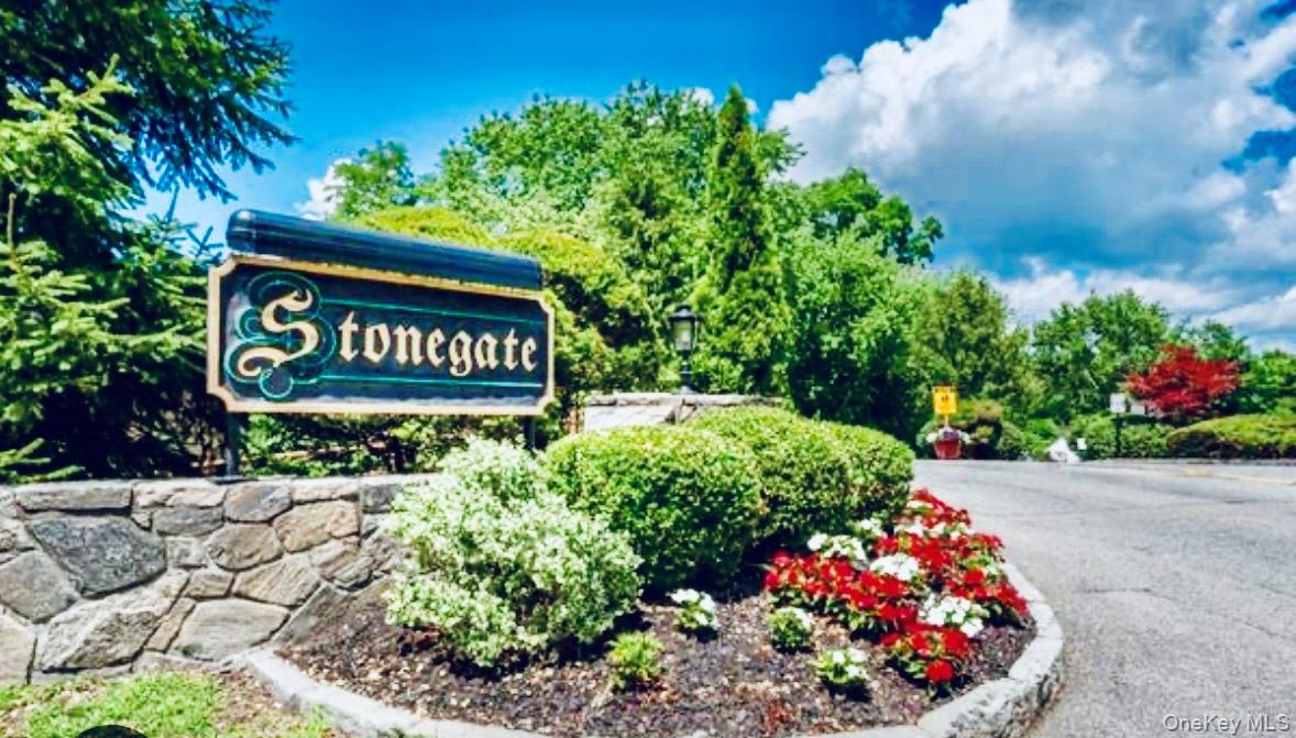 Welcome to this well maintained 1-bedroom, 1-bath residence at Stonega...