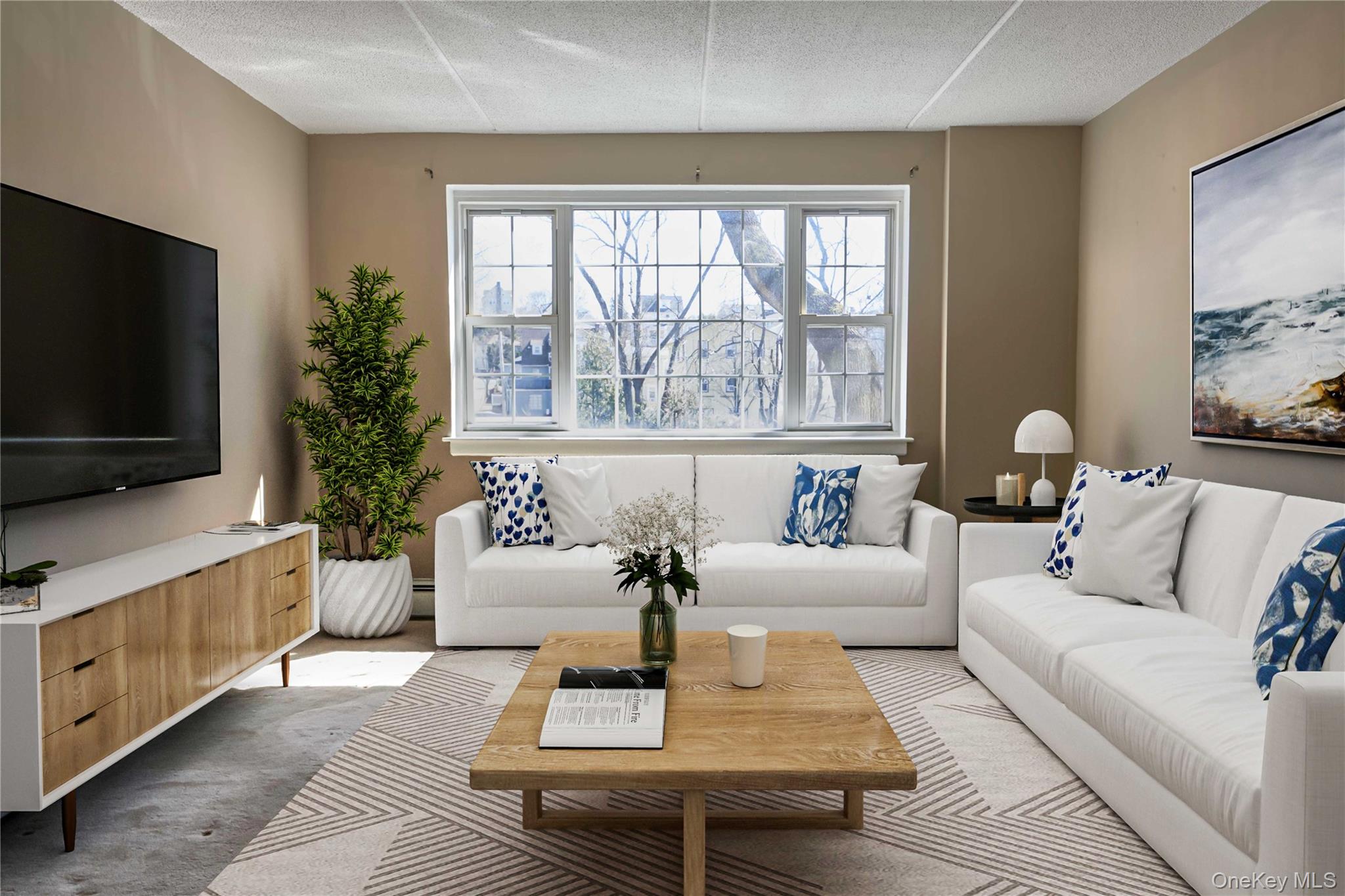 A lovely, renovated, sun-filled condo in the highly desirable Consulat...