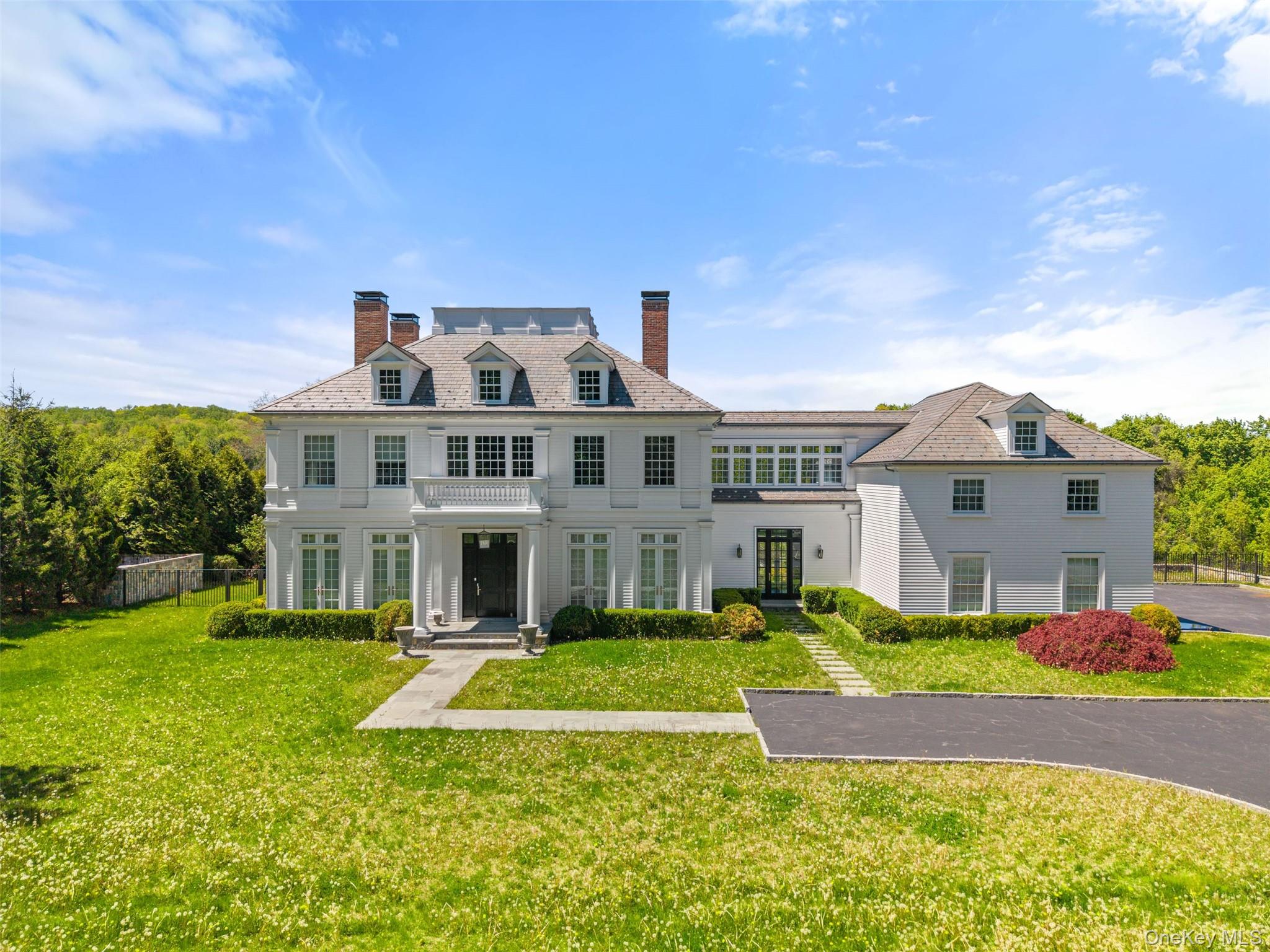 Designed without compromise and executed to perfection, this custom Ge...