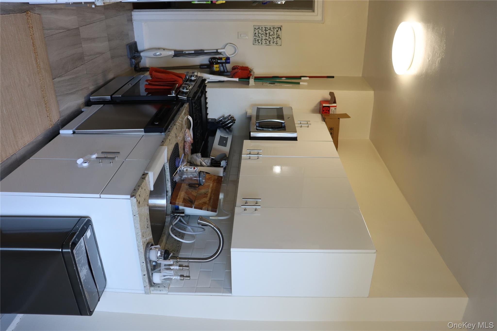 Great Co-op opportunity to own this beautifully maintained Move in Rea...