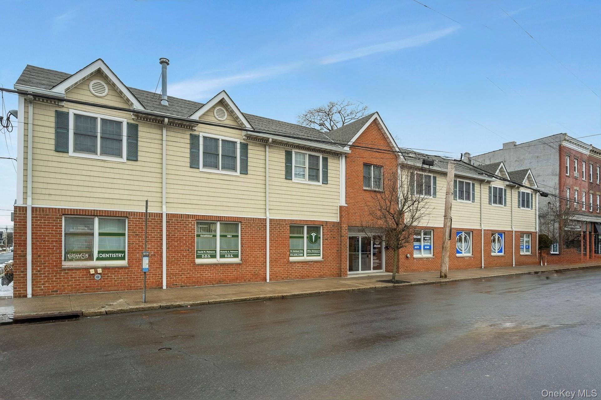 City Living in the Burbs. Come Live the Dream in this 2003 Newer Const...