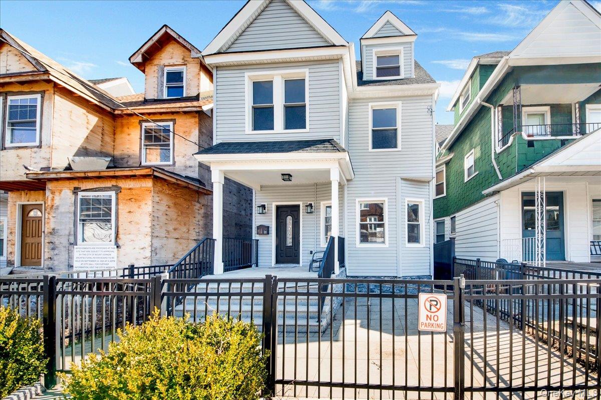 Welcome to the most turn-key home on the market in Mount Vernon. This...