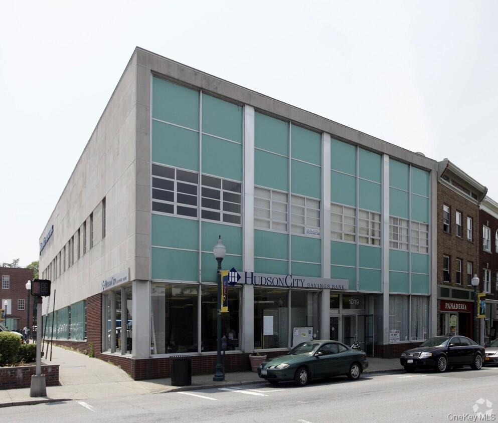 An exceptional opportunity to lease approximately 3,400 SF of ground-f...