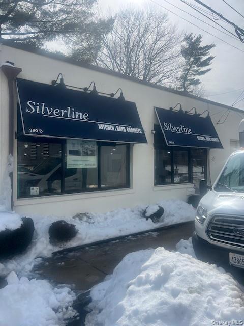 Ideal For Retail or Office Space, includes bathroom. Close to all incl...