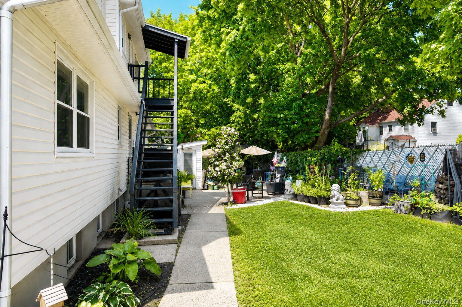 Photo 4 of this property