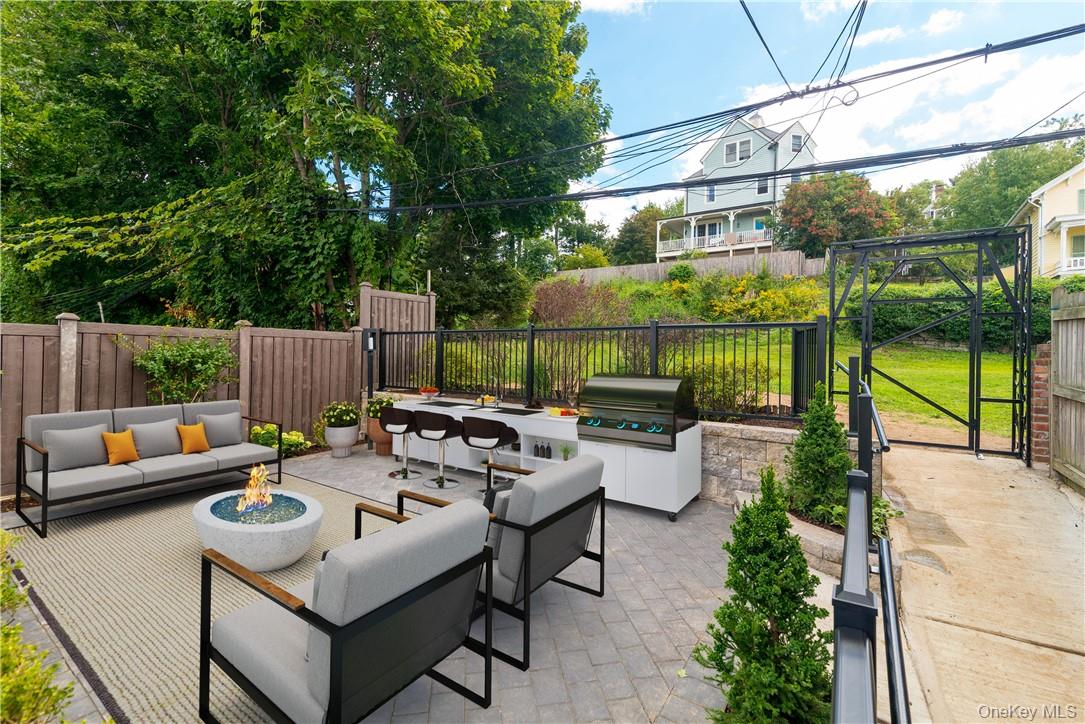 Beautifully renovated, second-floor apartment with two bedrooms in the...