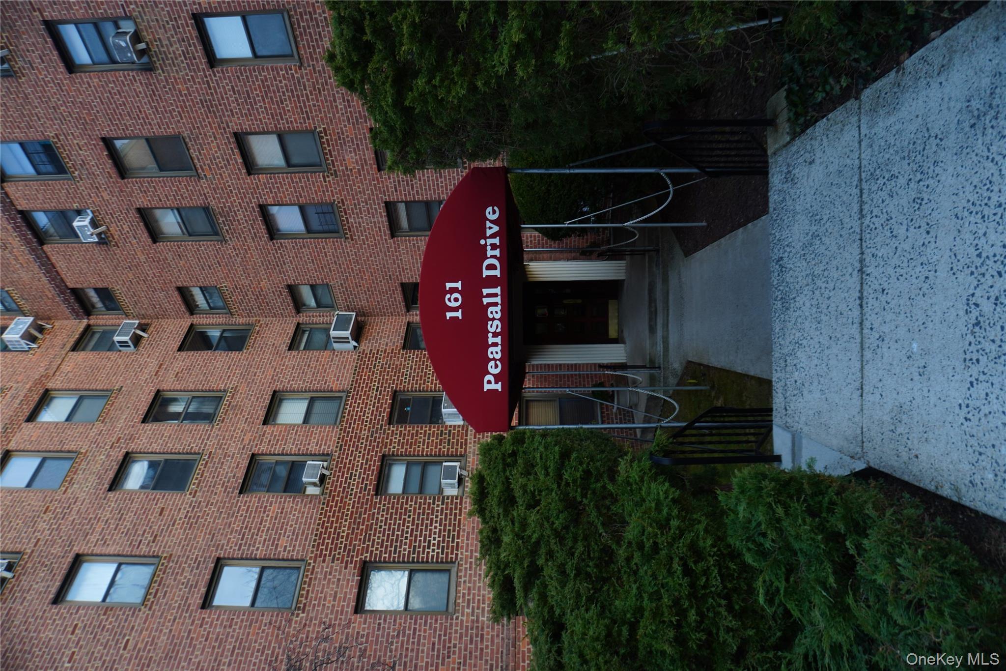 Welcome home to this 1 bedroom 1 bath co-op unit. Centrally located to...