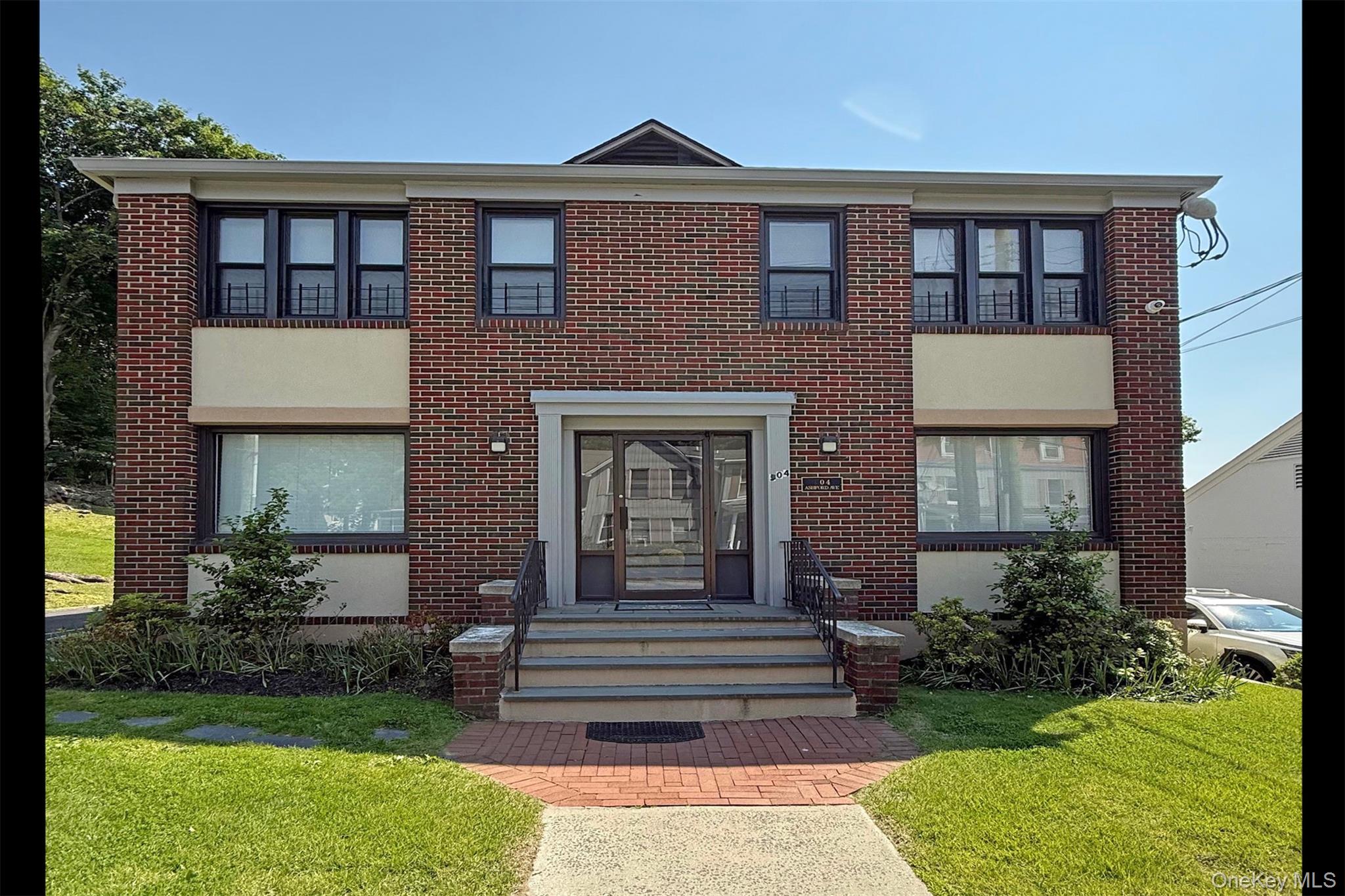 A spacious, updated 1,100 sq. ft. two-bedroom apartment is available i...