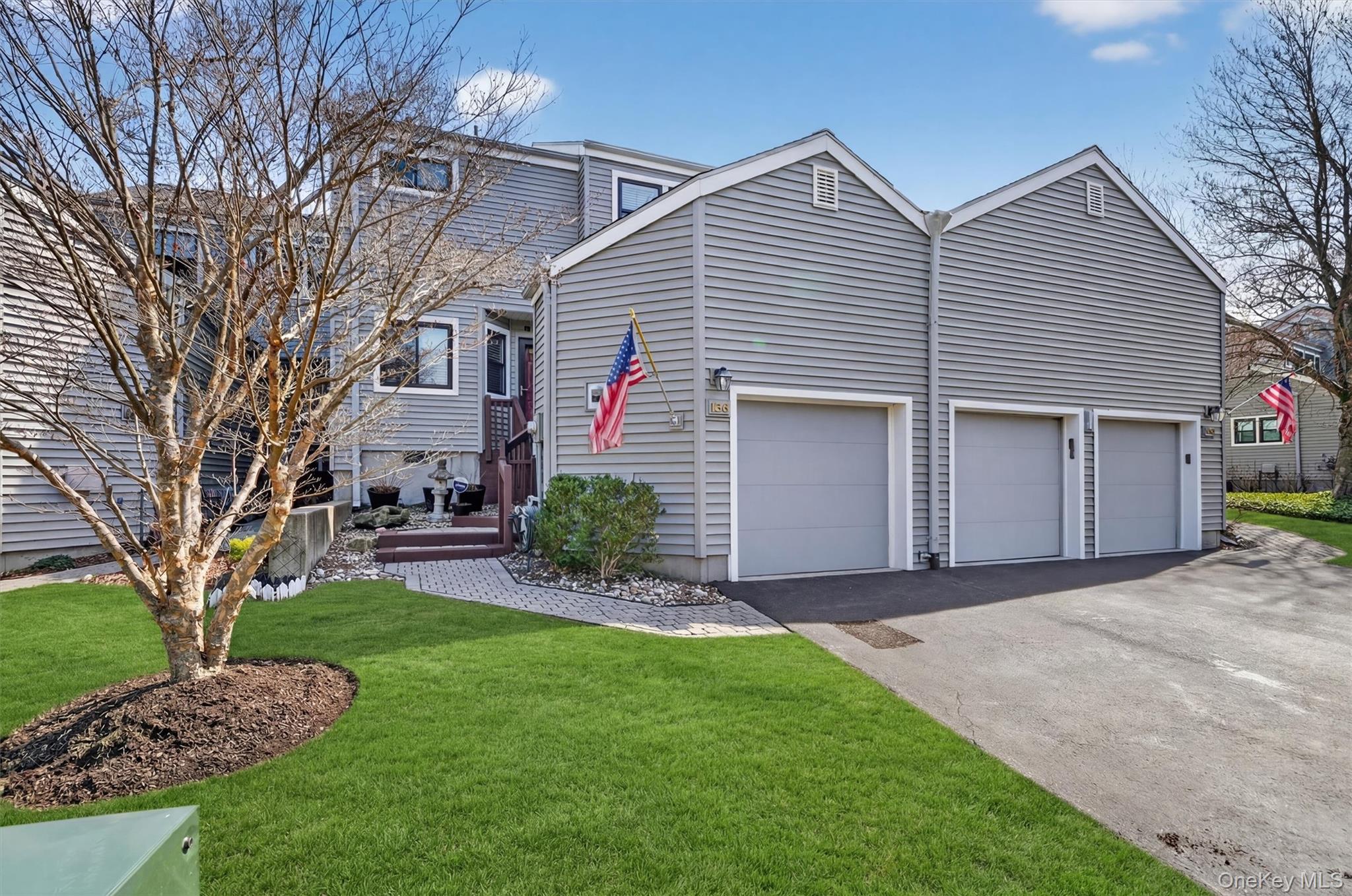 Welcome to this spacious and versatile 2-bedroom, 3-bathroom townhouse...