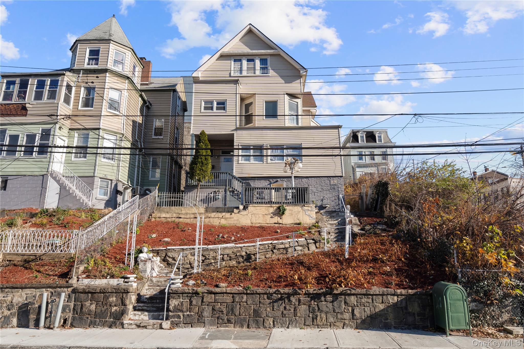 Investment opportunity on Buena Vista Ave in Yonkers! This unique two-...