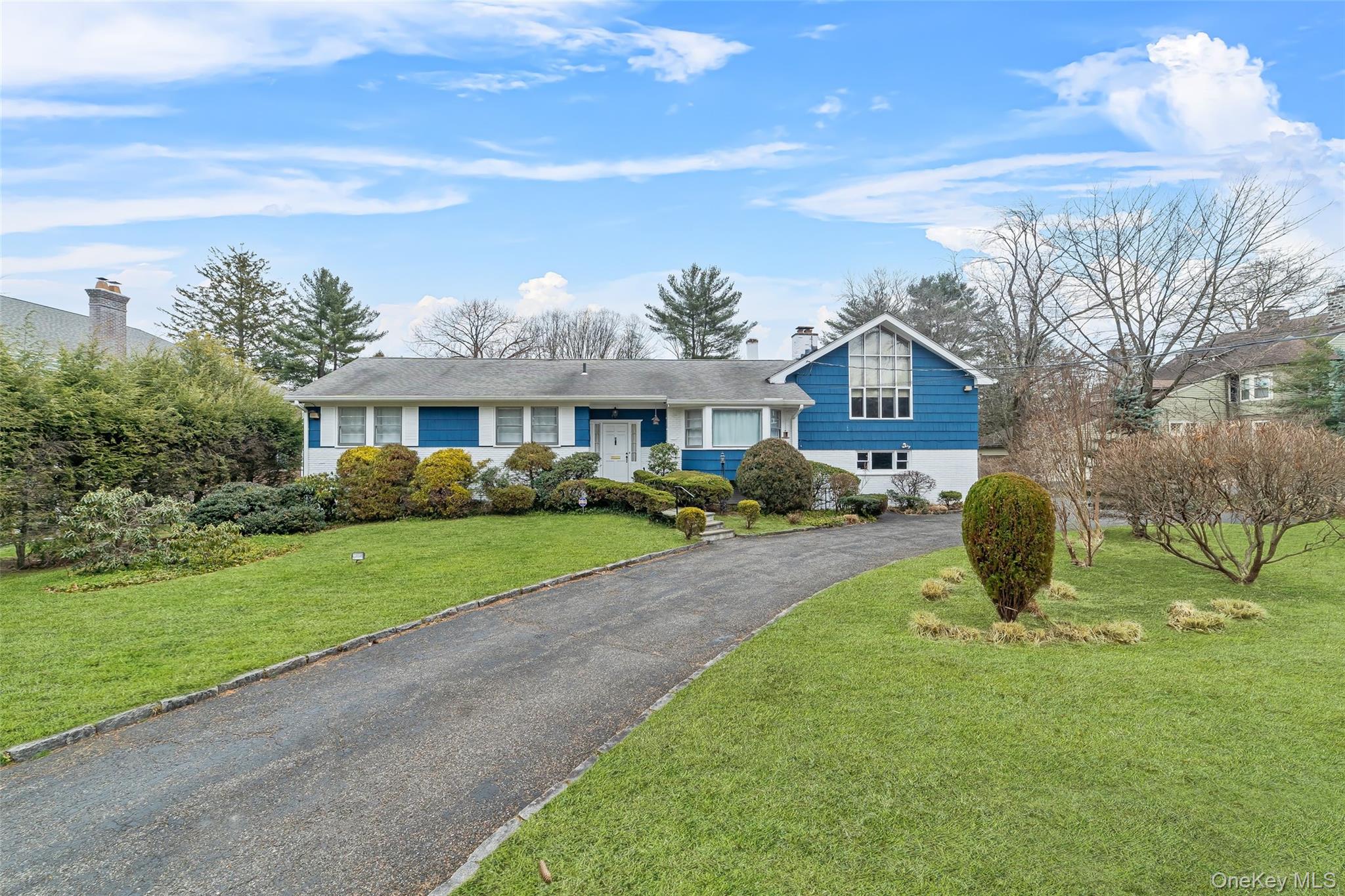 Location location location in the desirable Soundview area! Offering 0...