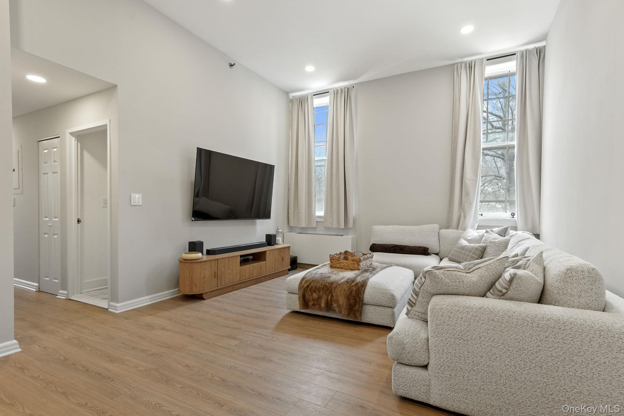 Welcome To Villa At The woods. A Historic building close to downtown P...