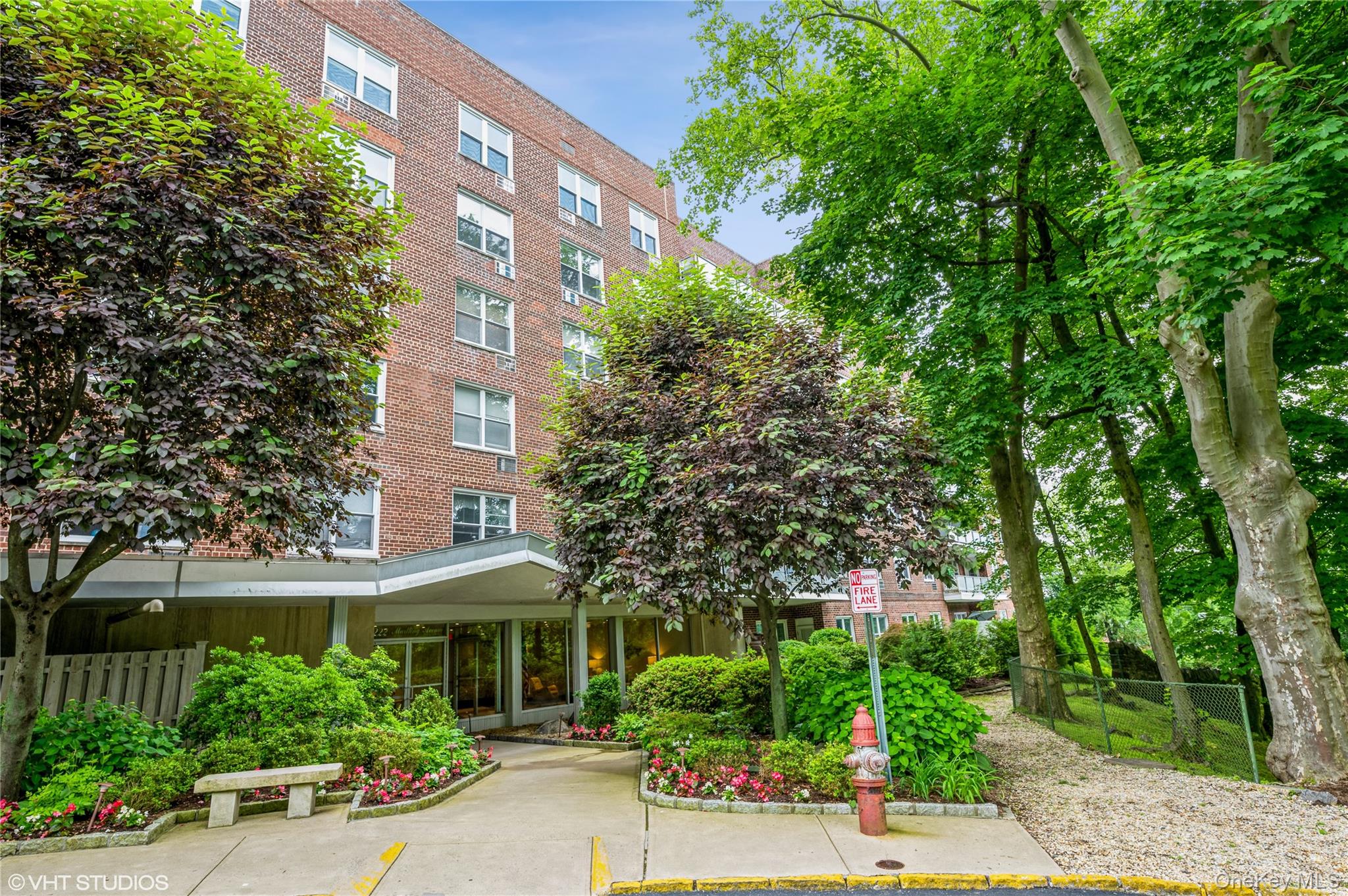 Castle Heights – Classic Co-op Living in the Heart of Tarrytown. Welco...