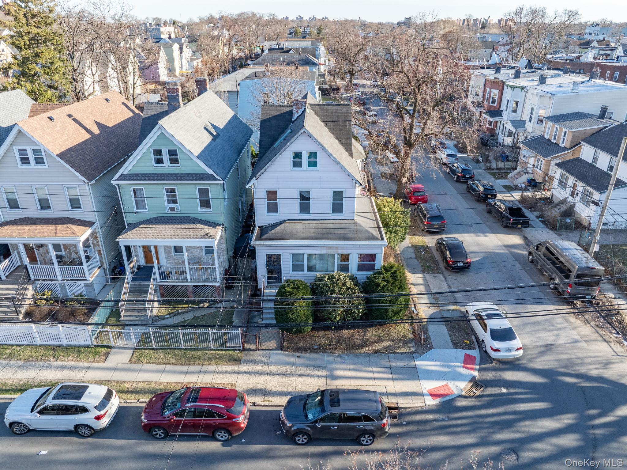 GUT RENOVATION NEED TLC SOLD AS IS WHERE IS!* STRONG bones! HIGH ceili...