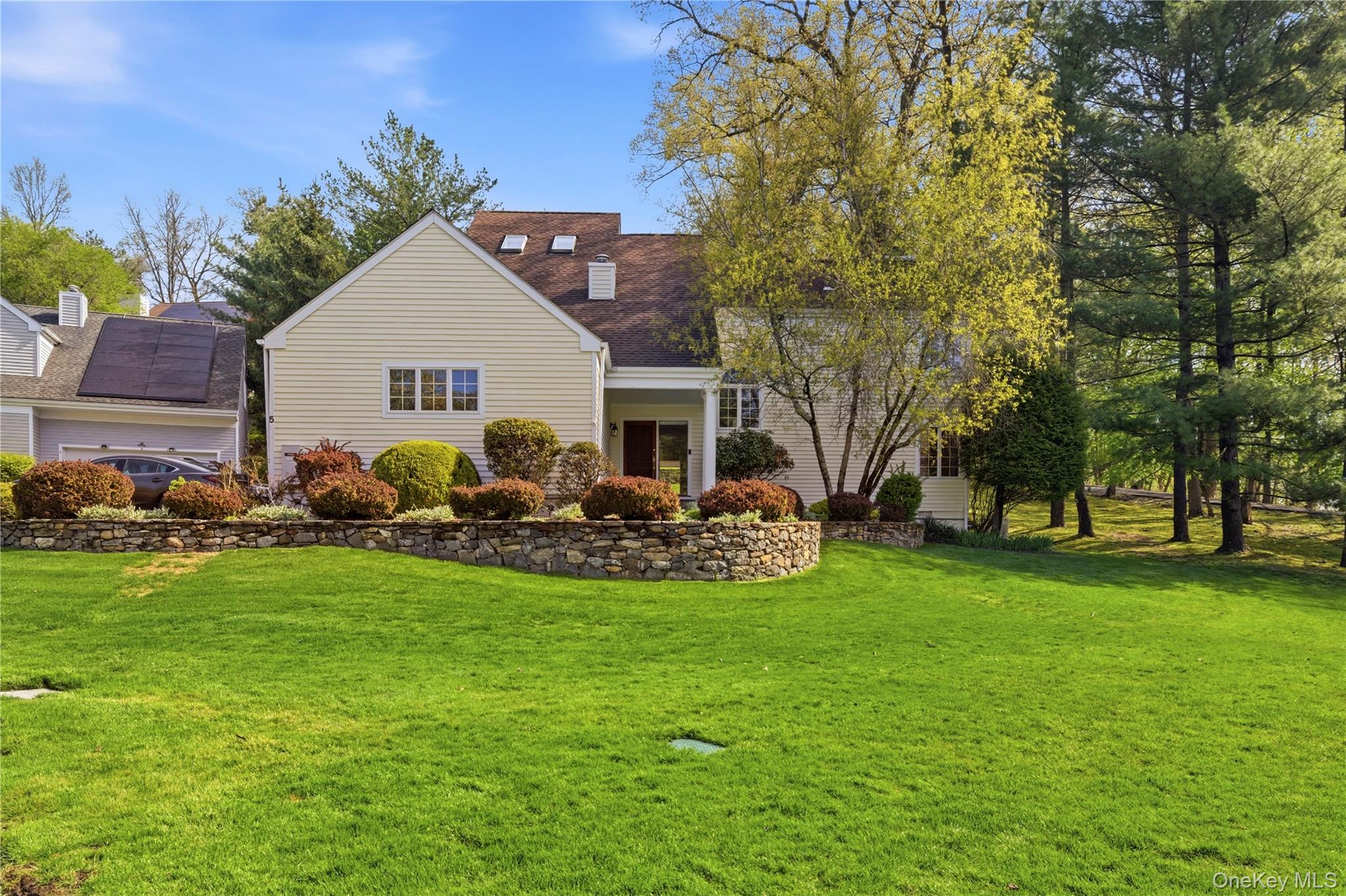 Fabulous 2 bedroom contemporary colonial with loft off primary suite s...