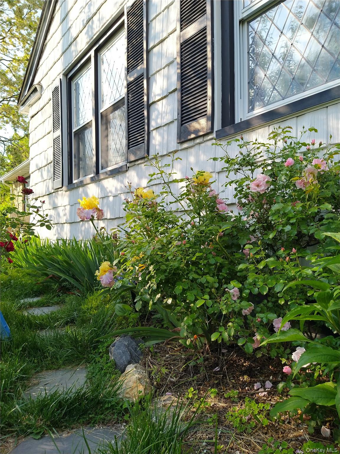 4 beds 4 baths. Tax records do not state square feet. Seller reports 3...