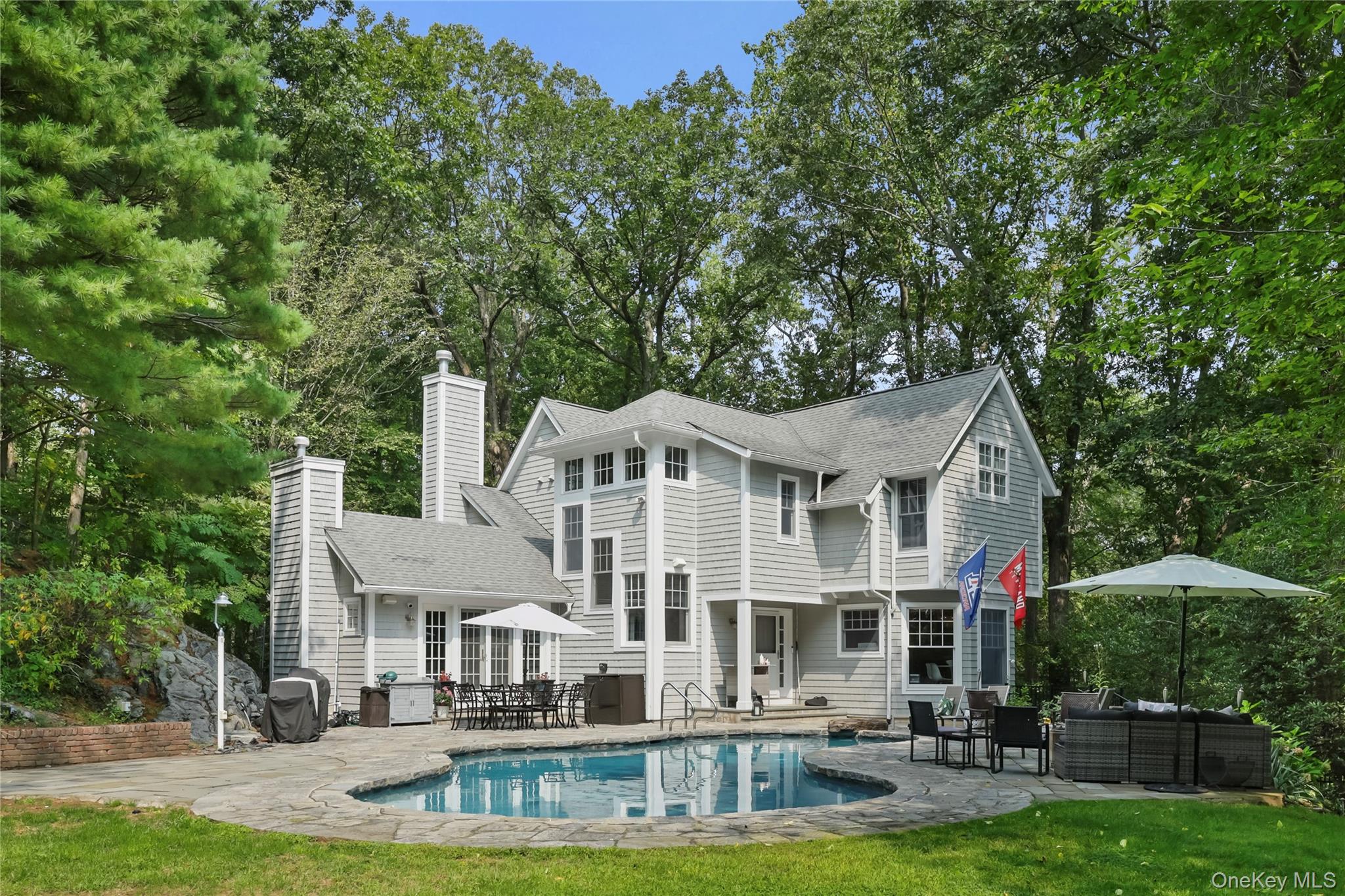 Welcome to 400 Cyrus Field Road. Set on just over an acre in the Ardsl...