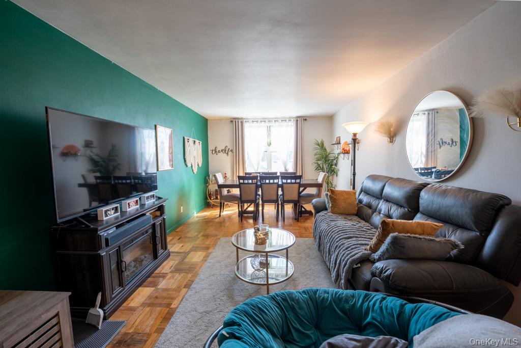 Welcome to Kimberly Gardens a wonderful coop community with ample park...