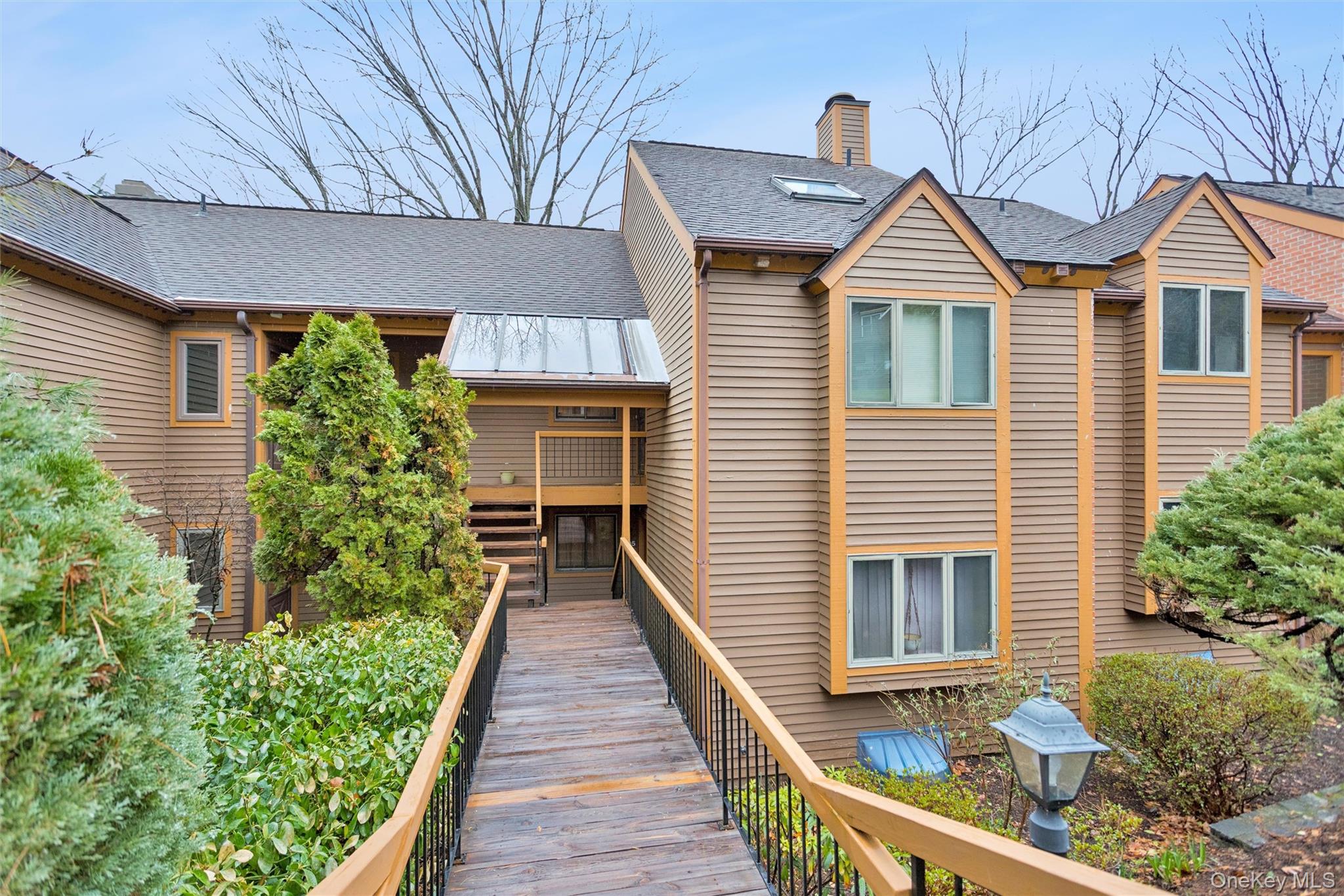 Welcome to beautiful Eagle Bay, a gated community along the Hudson Riv...