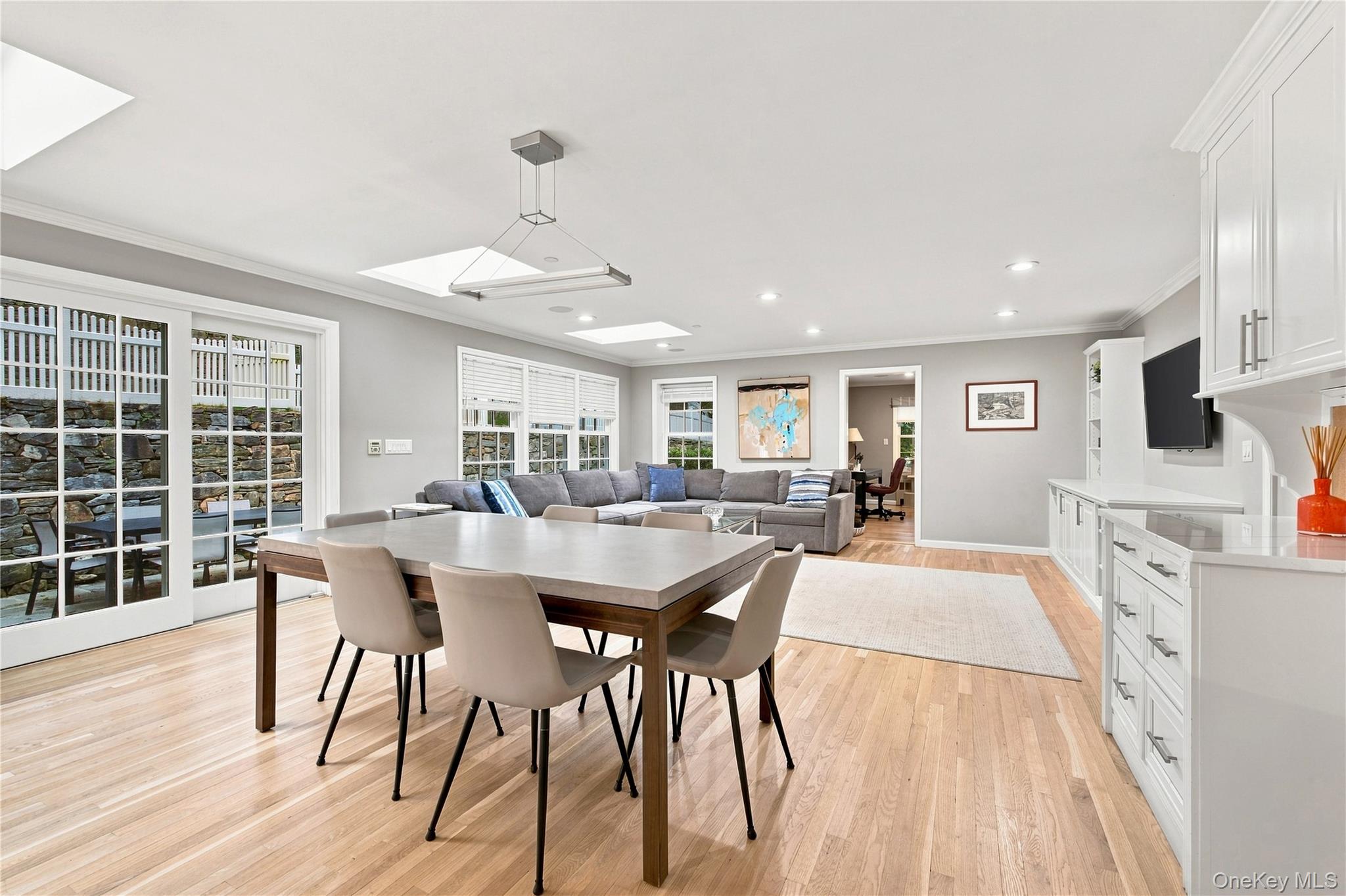 Photo 6 of this property