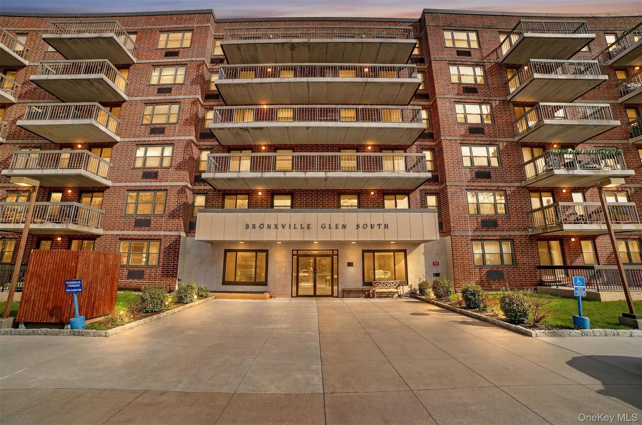 Commuters Delight! Very desirable and true two bedroom home. The prima...