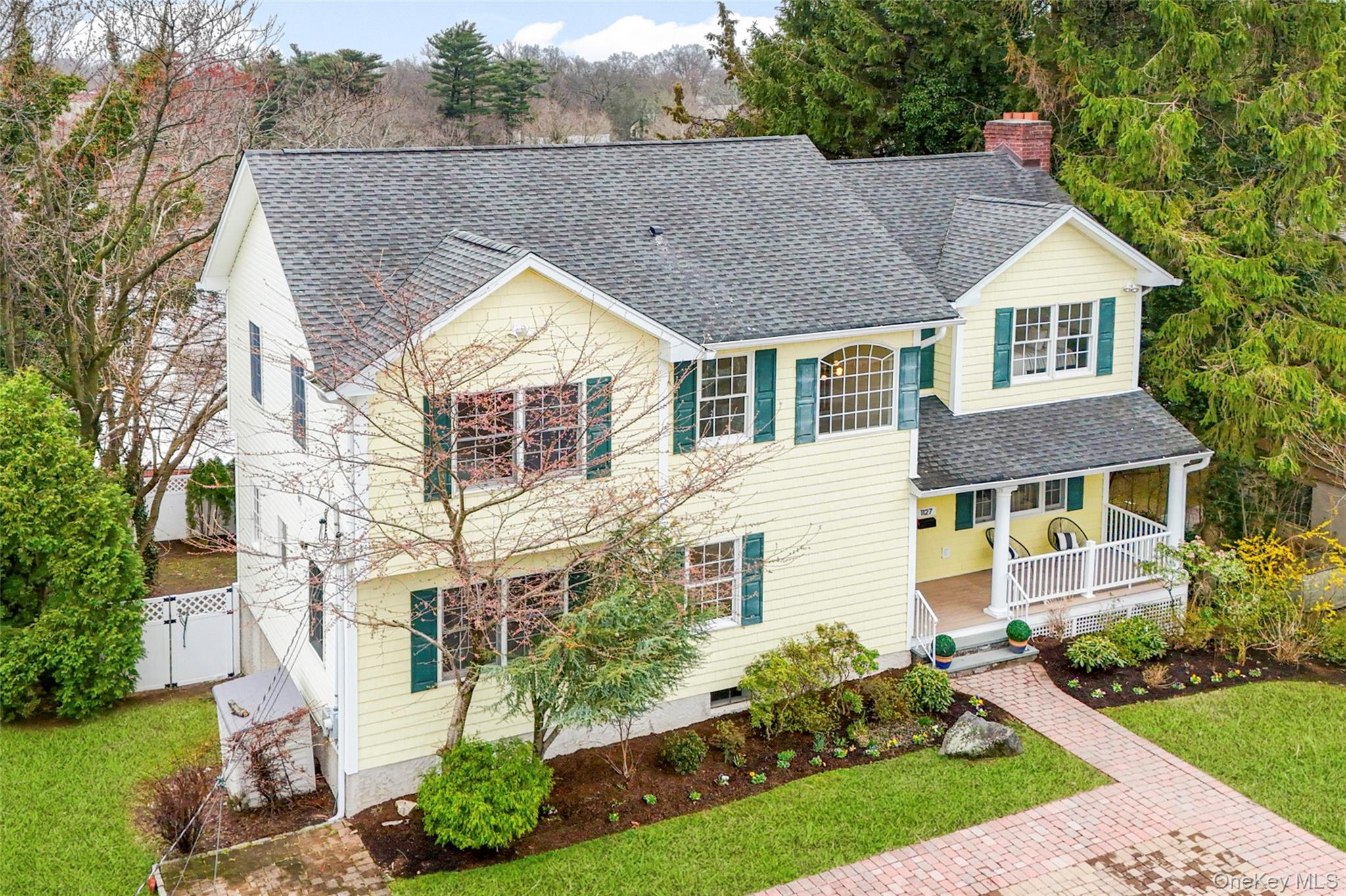 An exceptional offering in Rye Neck, this beautifully appointed 6-bedr...