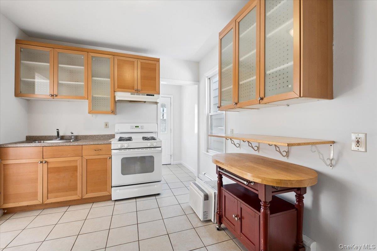 Photo 4 of this property