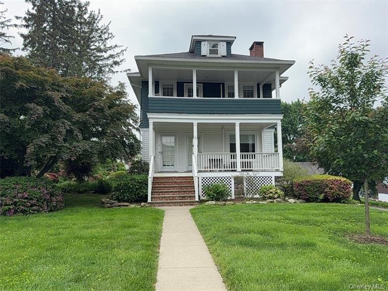 Experience high-end living in this spacious top floor of this duplex w...