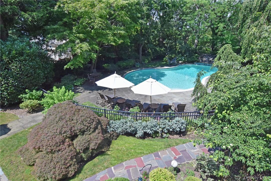 Blending seamlessly into lush resort style surroundings, this luxuriou...