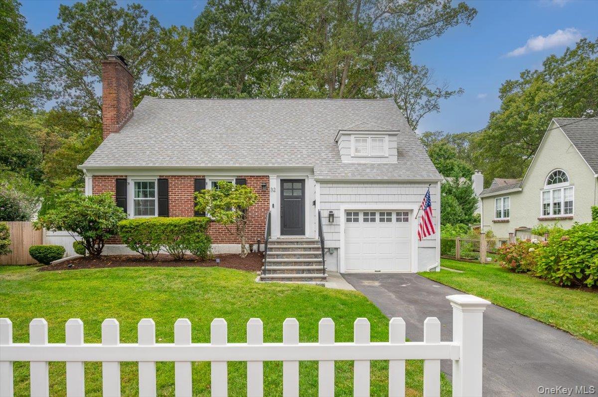 Welcome to 32 Kingsbury Road, a move-in ready Cape in the heart of Lar...