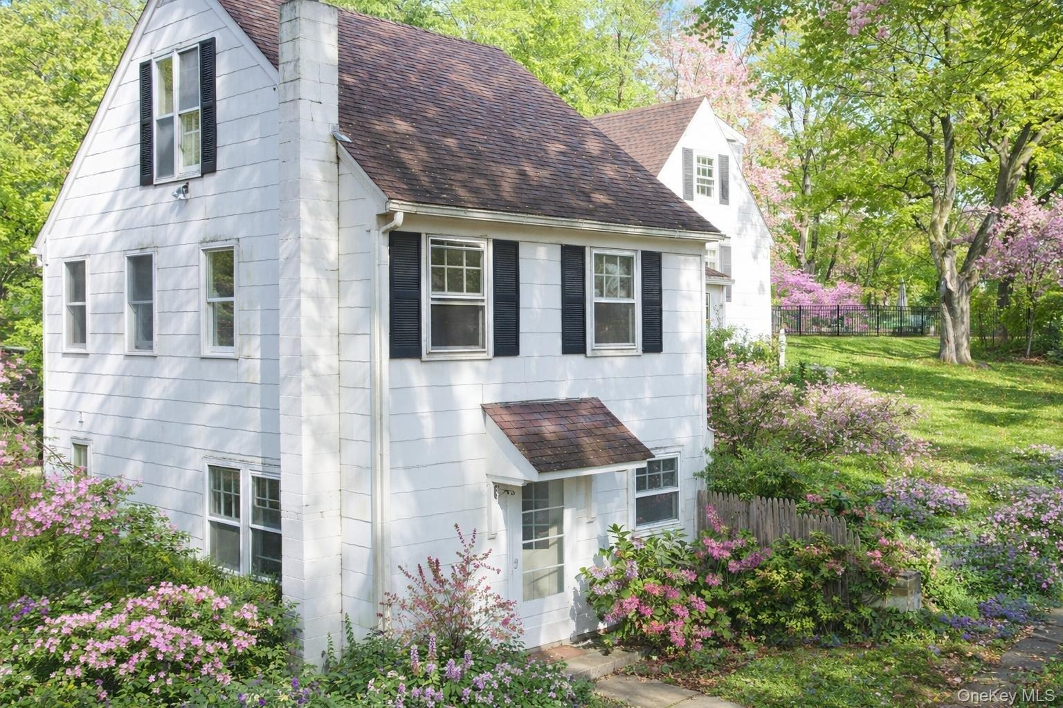 Private oasis! This pet friendly charming accessory apartment is a 2 b...