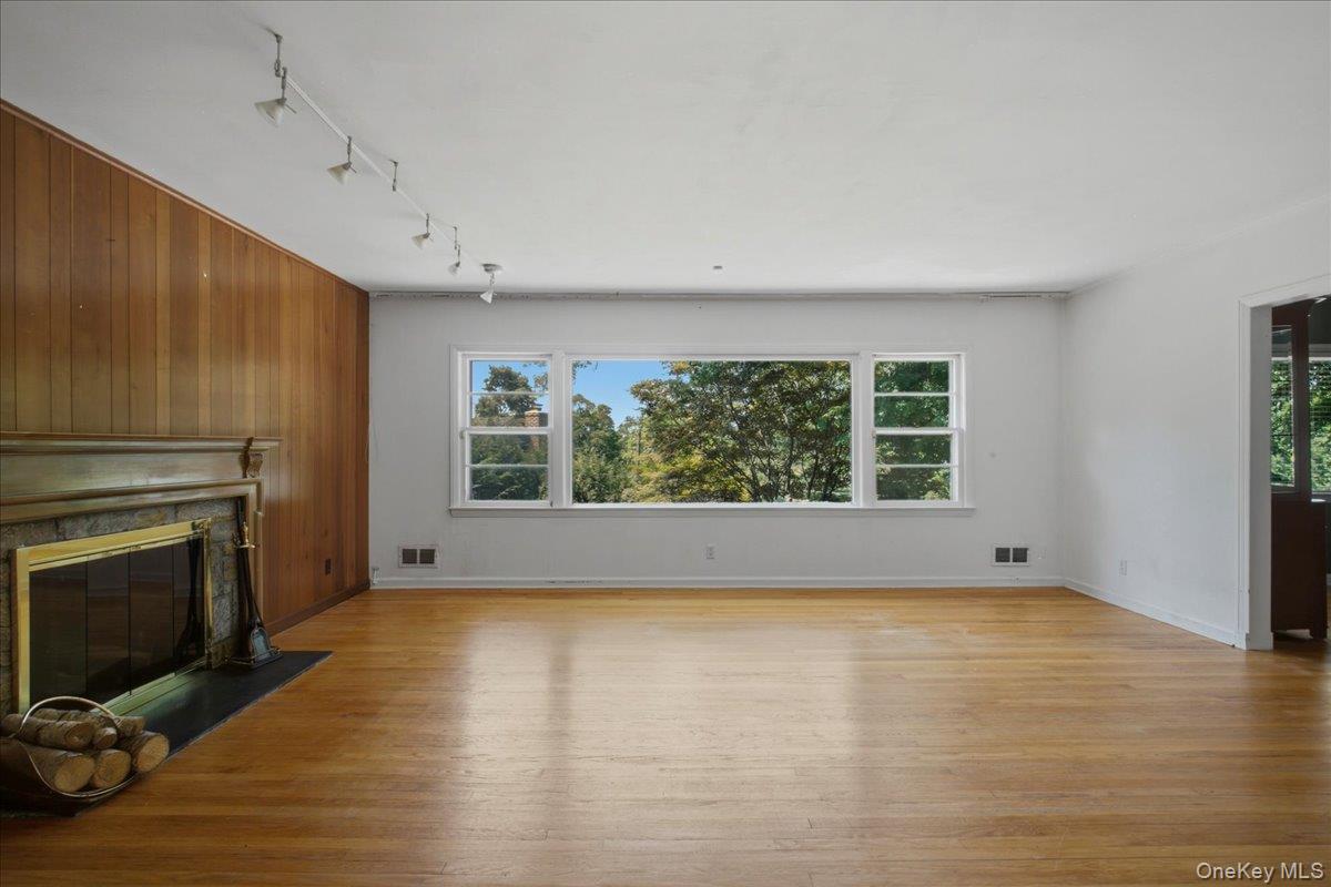 Photo 3 of this property