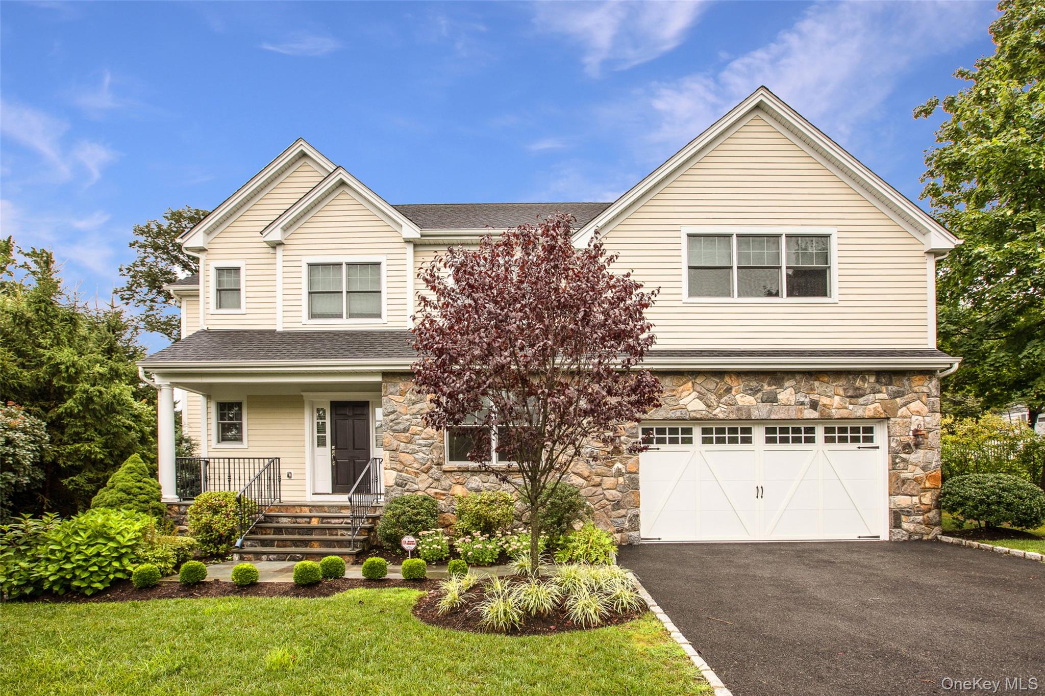 Great five bedroom, 3.5 bath home centrally located at the end of a pr...