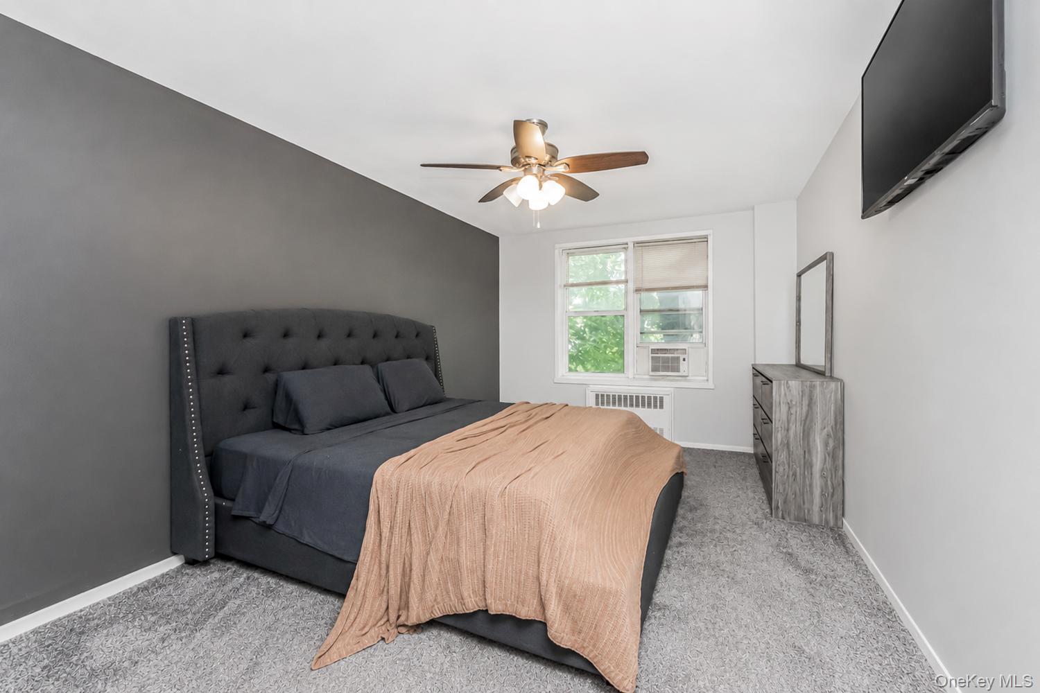 Enjoy Hudson River views and spacious living at 42 Pine Street! 
This...