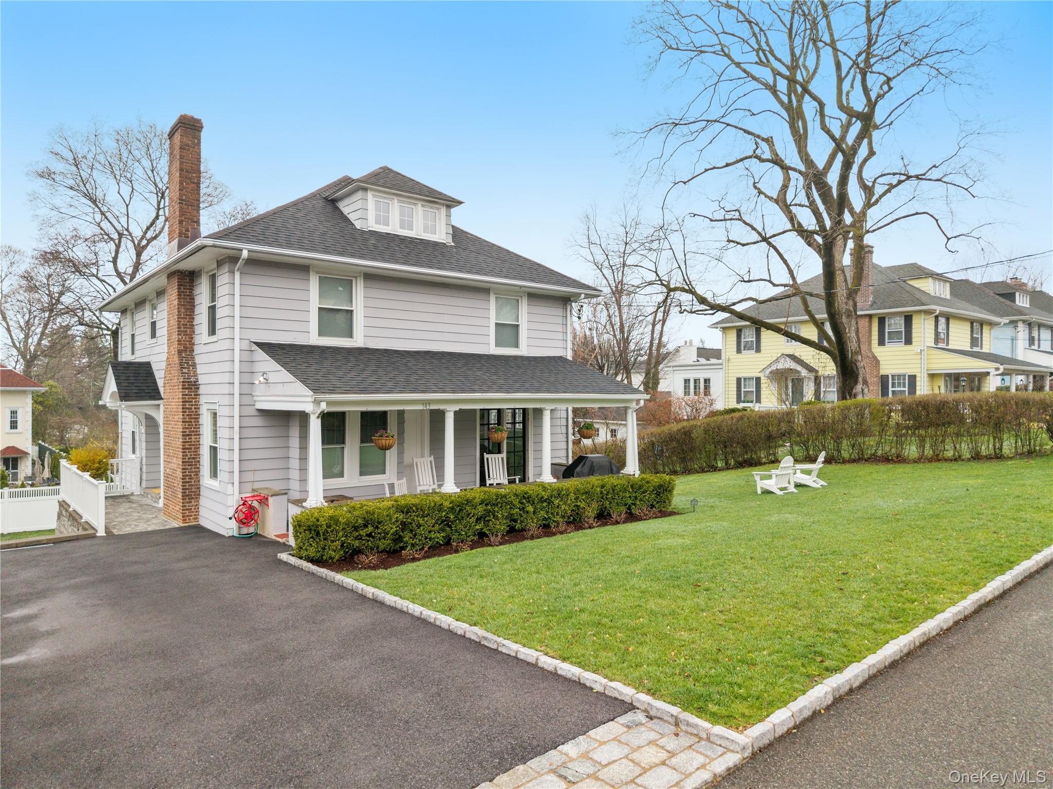 This is the one you've been waiting for. A gracious, fully-updated hom...