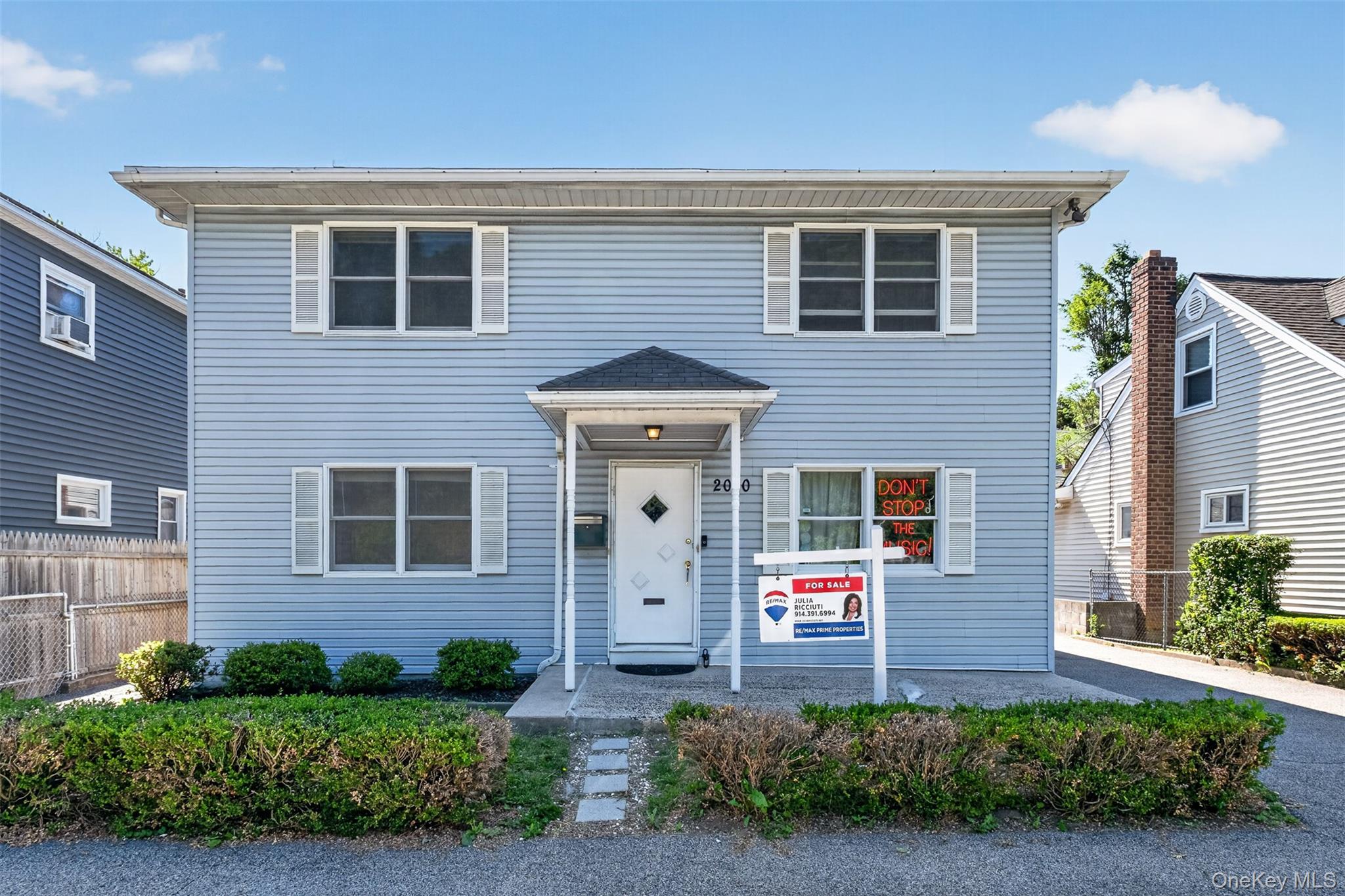 First time on the market since 1993. Terrific business opportunity wit...