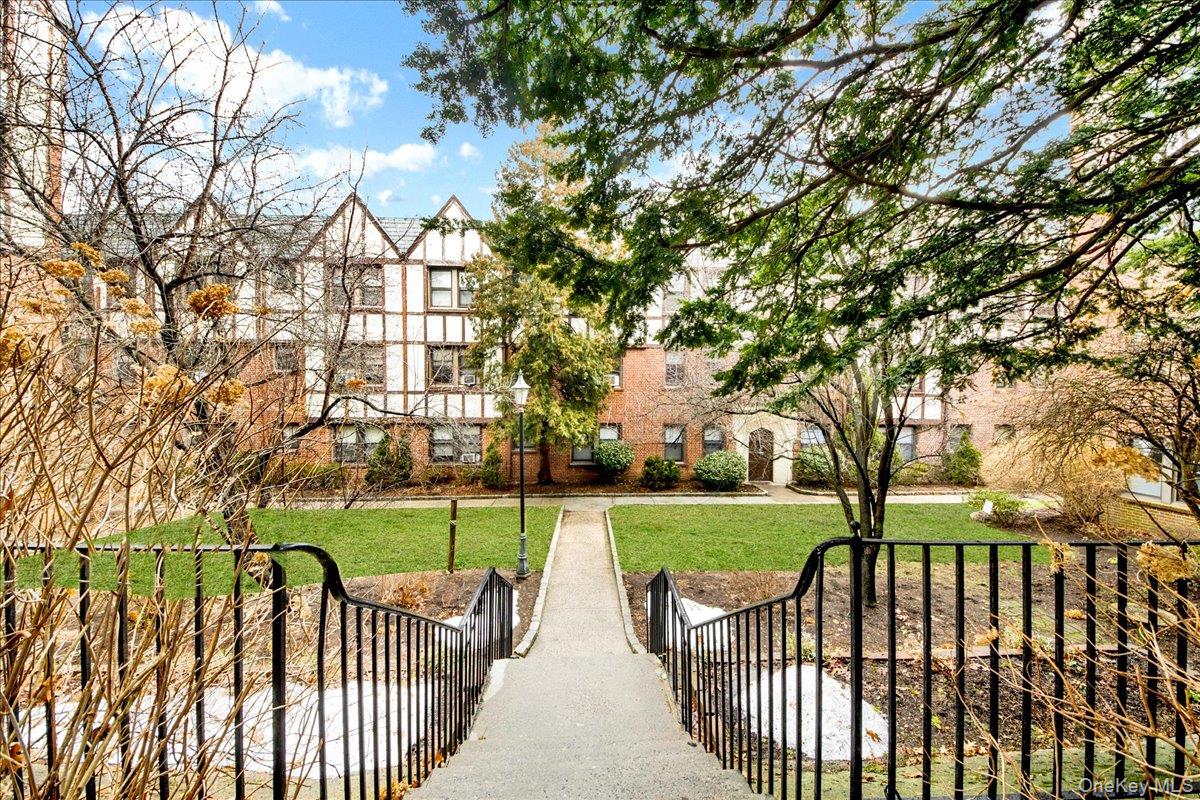 Sun-filled, inviting and beautifully updated one-bedroom apartment in...
